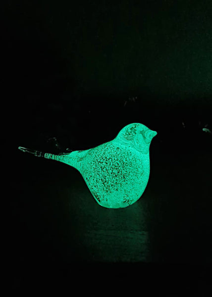 Oiseau en verre phosphorescent.