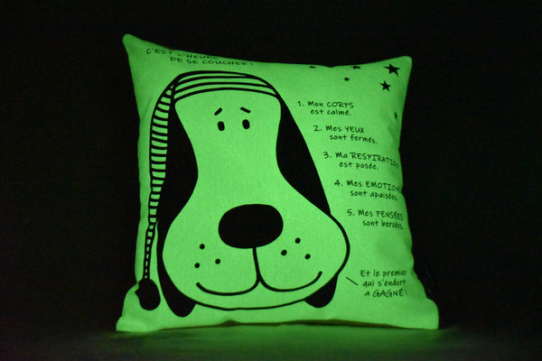 Coussin phosphorescent Comptine canine.